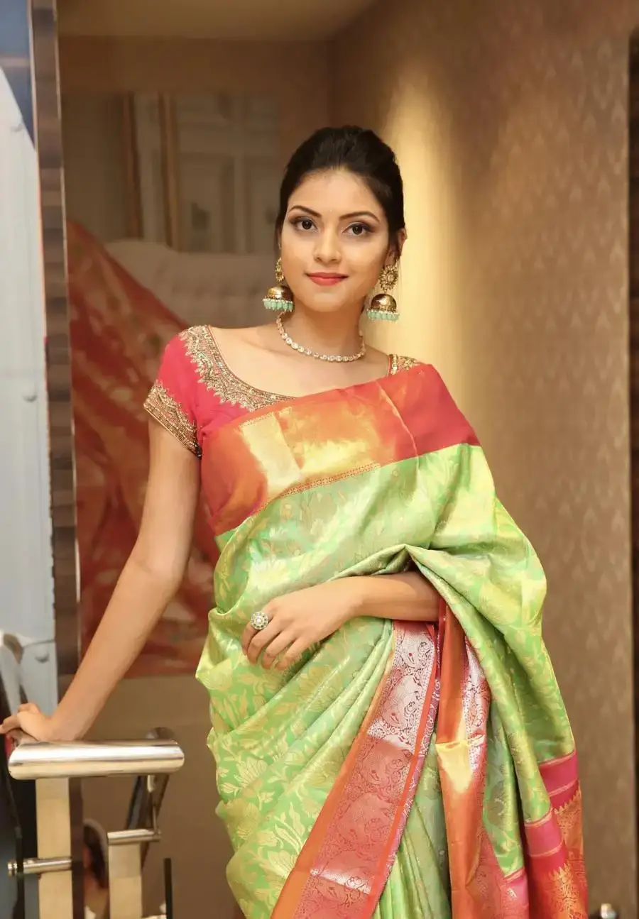 SOUTH INDIAN GIRL YASHU MASHETTY IN TRADITIONAL GREEN SAREE 7